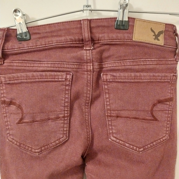 American Eagle Outfitters Burgundy Jeggings with Slim Fit and Distressing - Picture 5 of 7